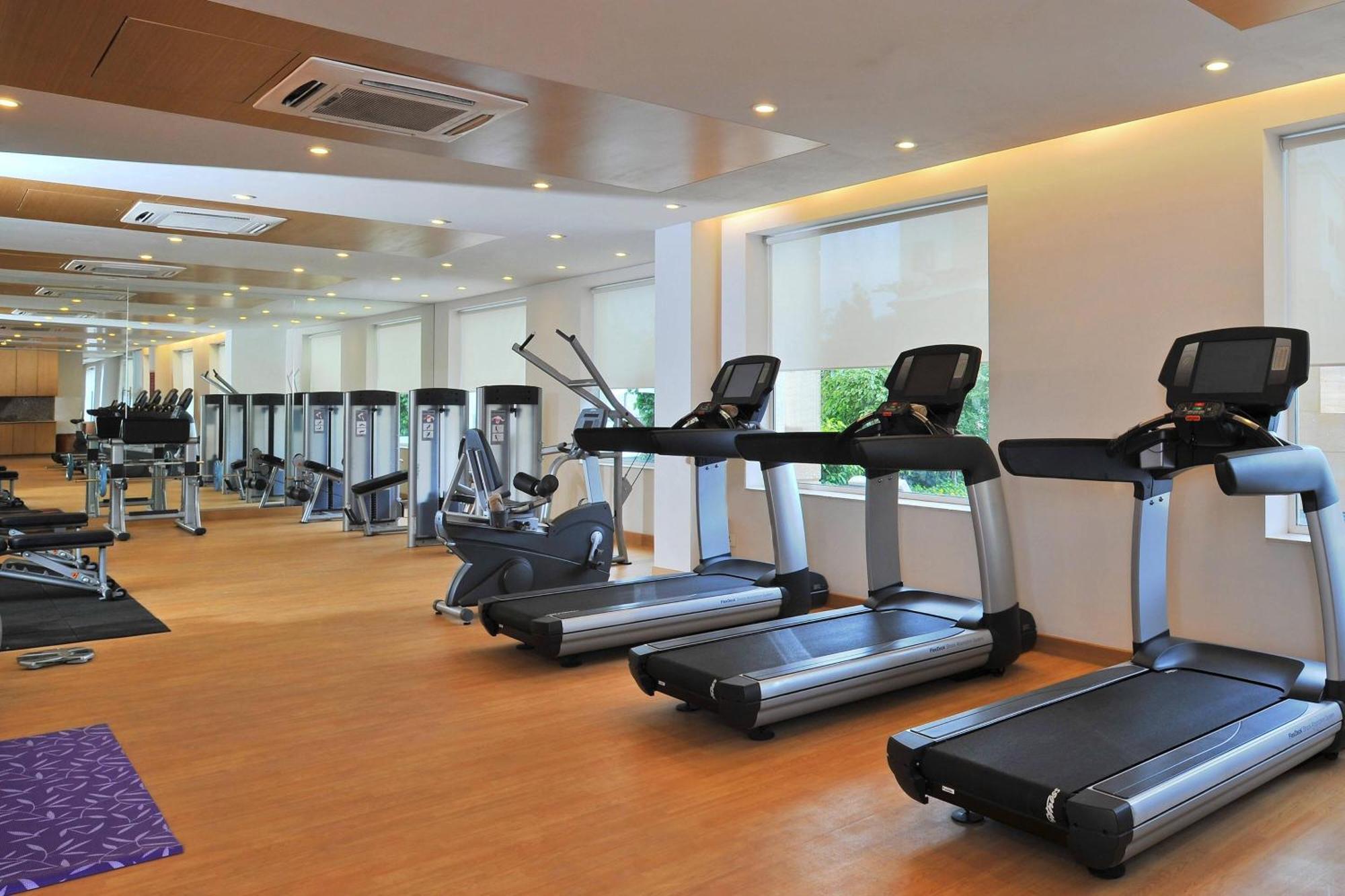 Four Points By Sheraton Hotel And Serviced Apartments Пуна Экстерьер фото
