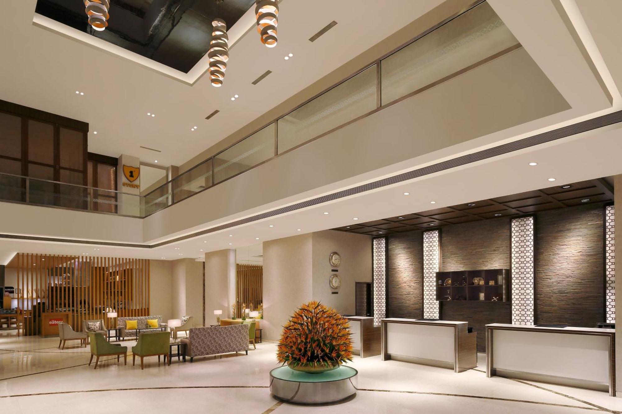 Four Points By Sheraton Hotel And Serviced Apartments Пуна Экстерьер фото